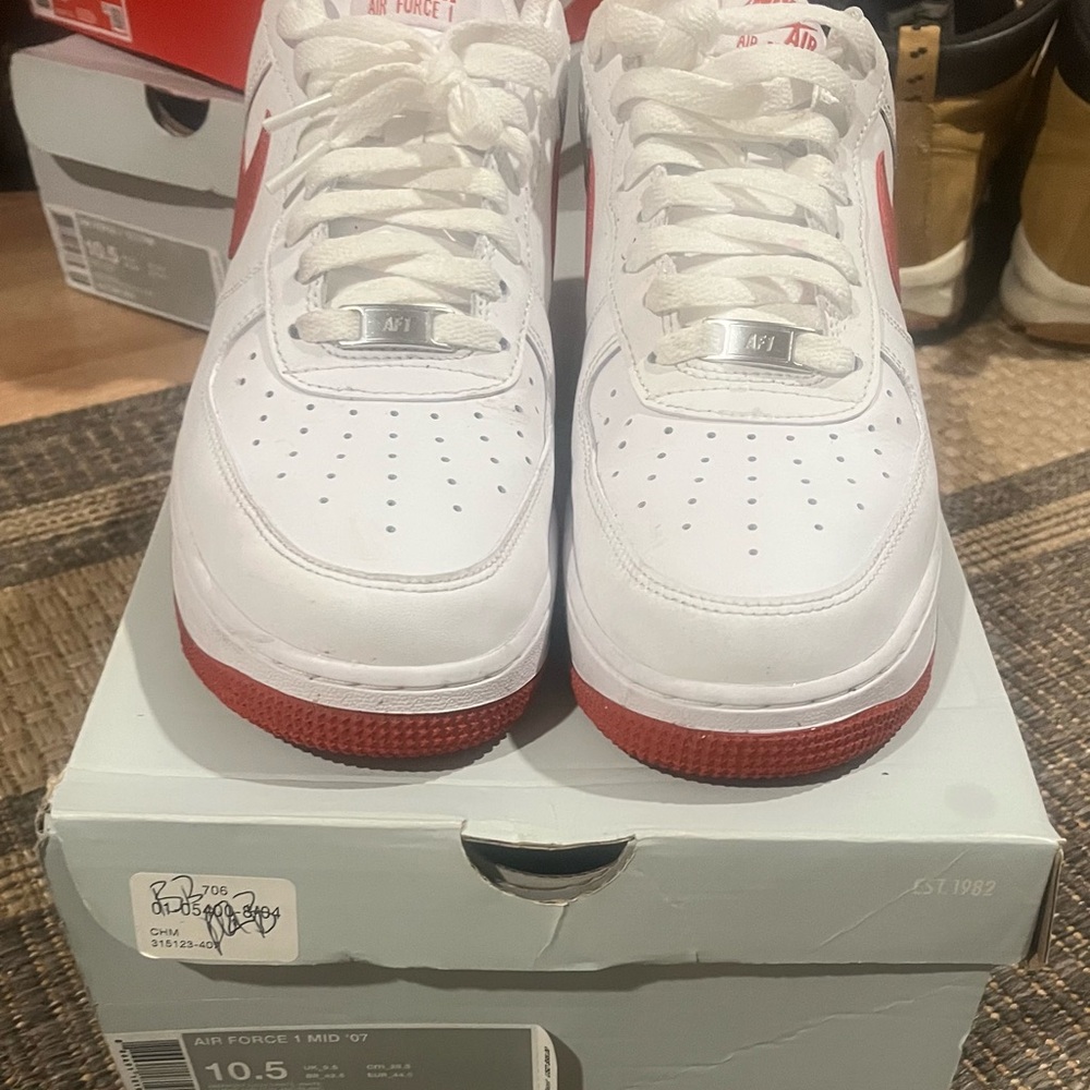 Nike Air White and Red Sneakers - Picture 3 of 8